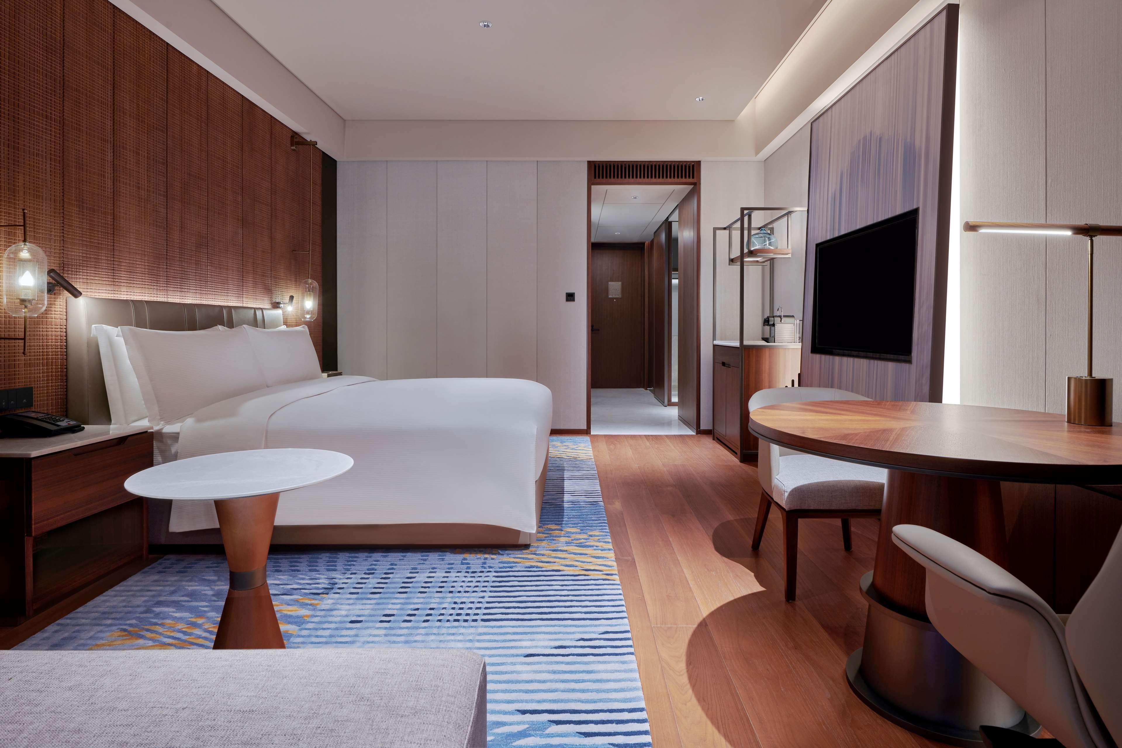 Hilton Chongqing Liangjiang New Area Hotel Екстериор снимка
