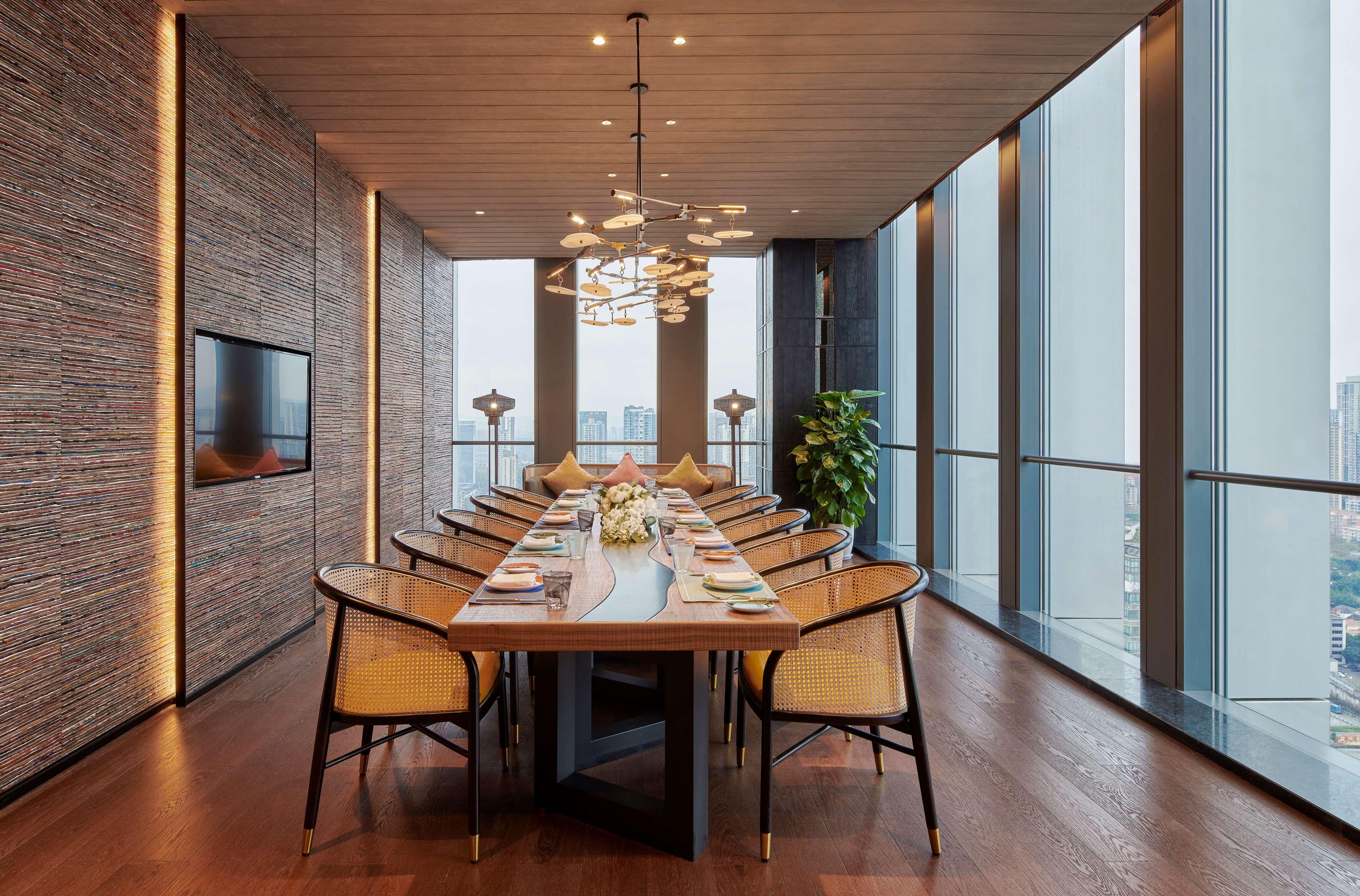 Hilton Chongqing Liangjiang New Area Hotel Екстериор снимка
